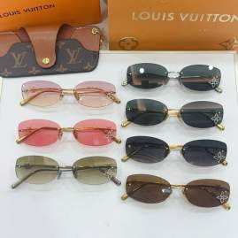 Picture of Louis Vuitton Sunglasses _SKUfw76300614fw